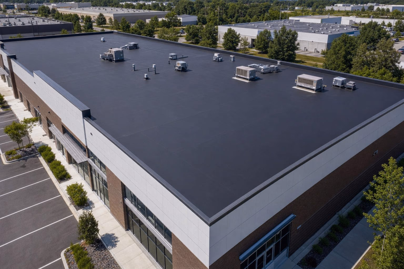 EPDM Dachfolie fürs Gewerbe – Hallen- & Flachdächer abdichten